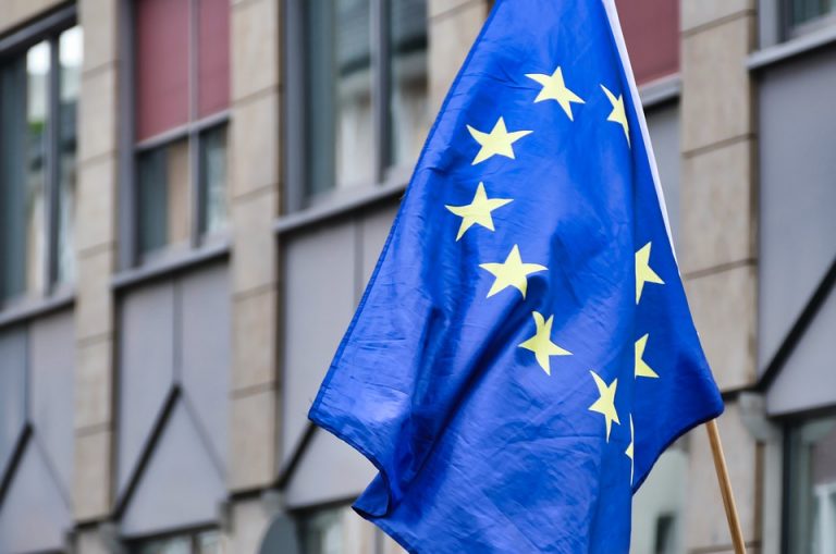 Članice EU ublažile ograničenja za putovanja