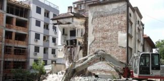 Protest na Vračaru: Zatražena ostavka Gorana Vesića