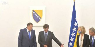 Dodik neće da stane uz zastavu BiH