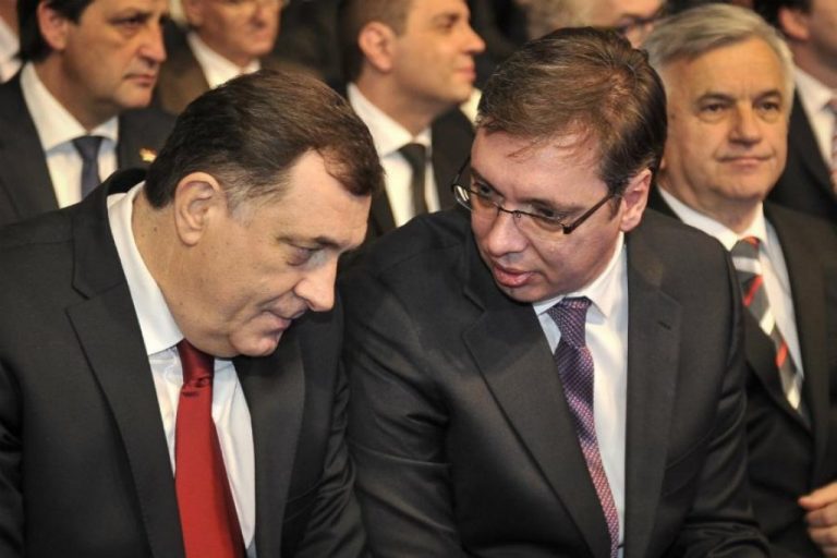 Vučić uručio Dodiku Prednacrt zakona o zaštiti srpskog jezika i ćiriličnog pisma