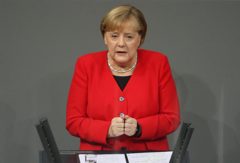 Angela Merkel: Svet treba da nastavi dijalog sa talibanima