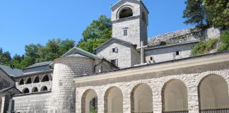 Ko se sprema da brani Cetinjski manastir od Crnogoraca?