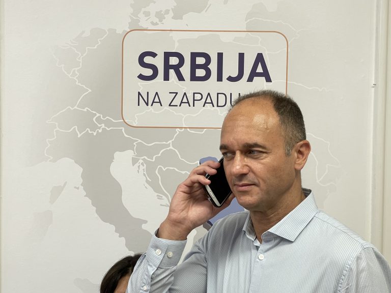 Zoran Vuletić: Hitno zabraniti paradu ambasadora Harčenka