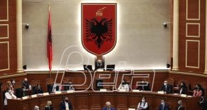 U novoj albanskoj vladi od 17 članova 12 su žene