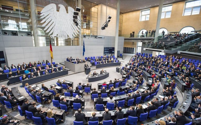 Novi saziv Bundestaga sa više žena, mladih i s prvom Afroamerikankom