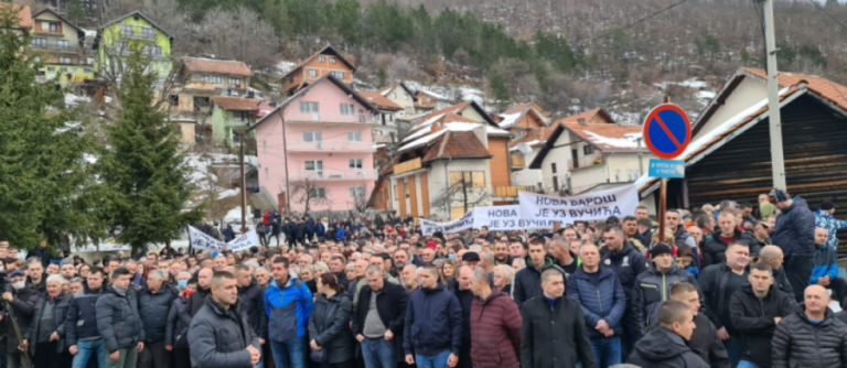 Nova Varoš: Vučić obećao puteve, fabrike…
