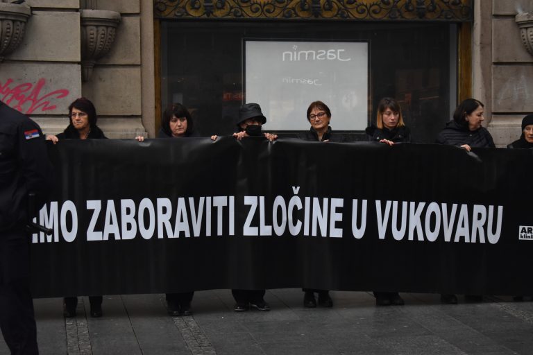 Žene u crnom: Tri decenije antiratnog otpora u Vojvodini i Srbiji