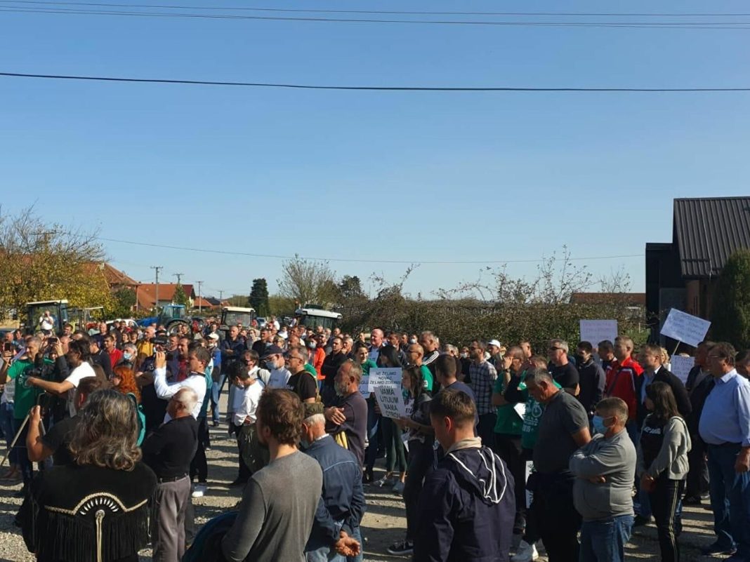 Gornje Nedeljice: Ako treba skupićemo milijardu i – nosite se!