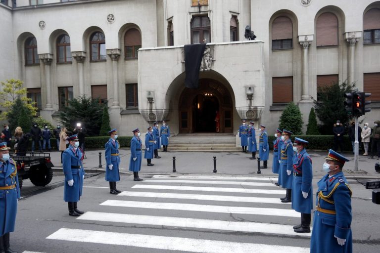 Sinod SPC episkopima zabranio mešanje u stranačka nadmetanja