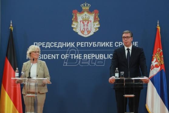 Vučić: Znam šta je politika sile i koliko je Srbija mala zemlja