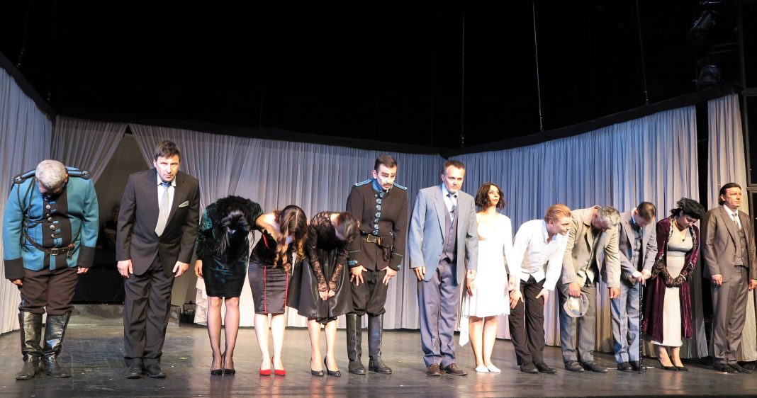 Predstava po djelima Krleže i Štivičića u koprodukciji HKC igrana u Ateljeu 212