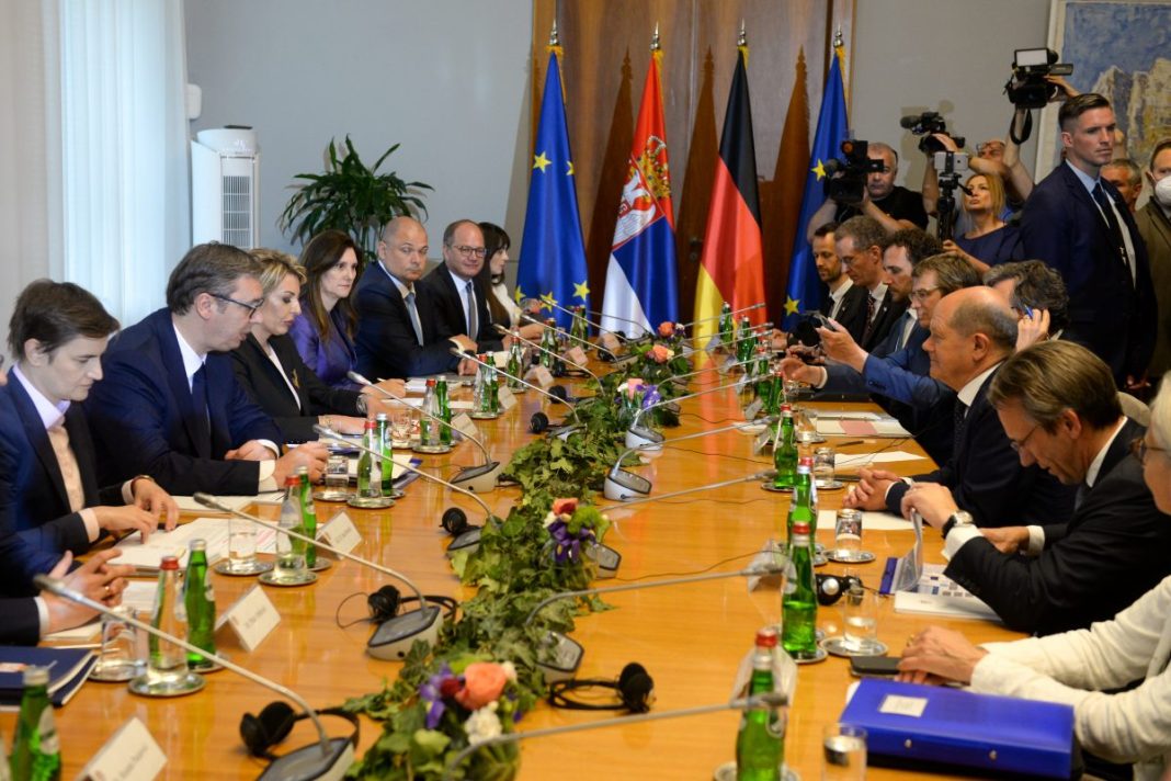 Šolc tražio od Srbije da se priključi sankcijama protiv Rusije