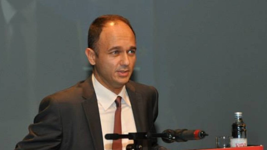 Vuletić: Šta ćemo sa Srebrenicom i Olujom?