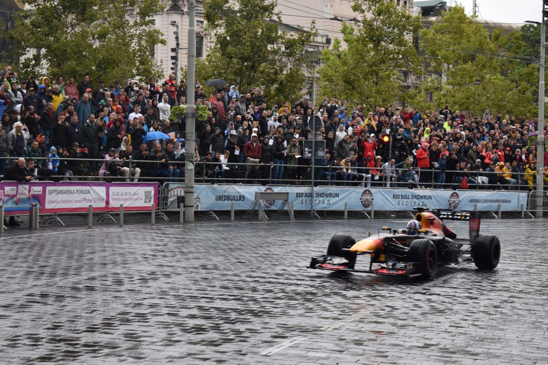 Dejvid Kultard vozio formulu ulicama Beograda