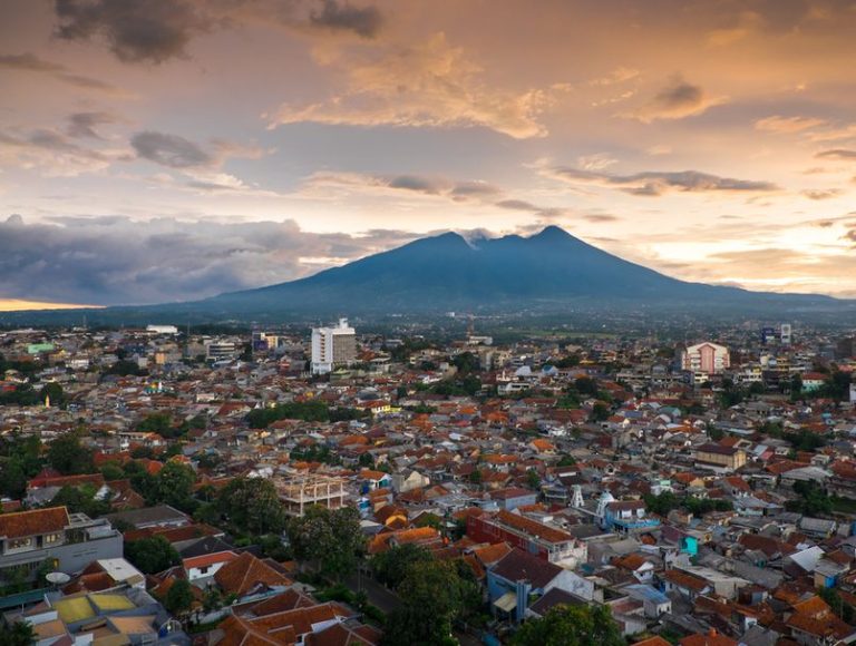 Bogor, grad s najviše munja na svijetu, kiša gotovo svaki dan oko podneva