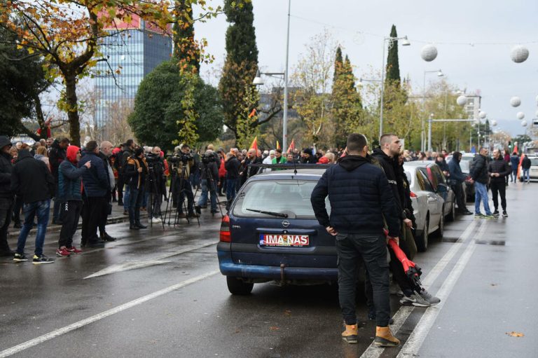 Crna Gora: Ustavni sud ostaje u blokadi, protest ispred Skupštine