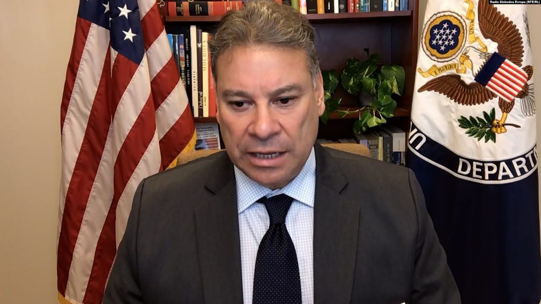 Eskobar: Srbi da se vrate u kosovske institucije, Priština da formira ZSO