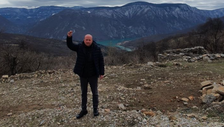 Unatoč zabrani, proruski aktivista Mlađan Đorđević posjetio manastir Karno kod Srebrenice