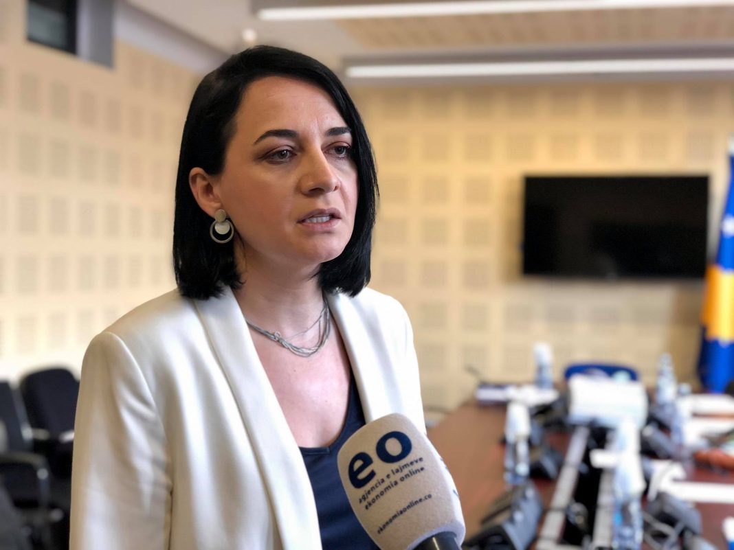 Pacoli: Kurti naterao Srbiju da prizna kosovski pasoš