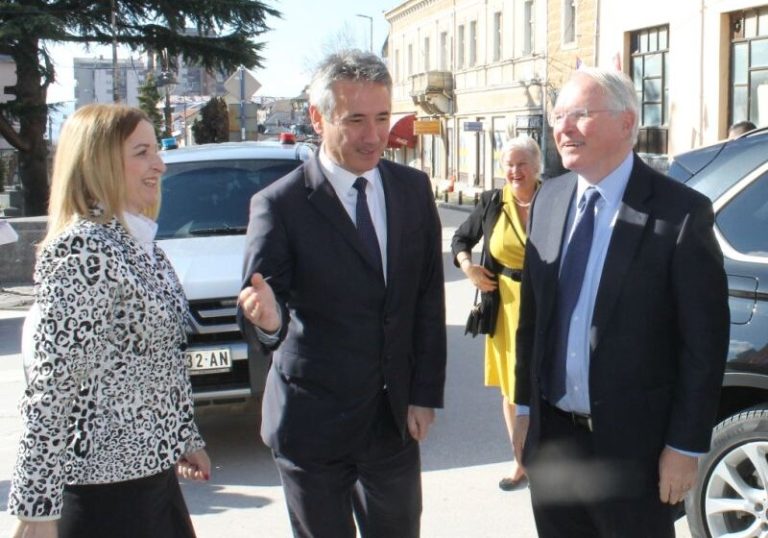 Ambasador SAD u Vranju: „Neće biti promena granica na jugu Srbije“