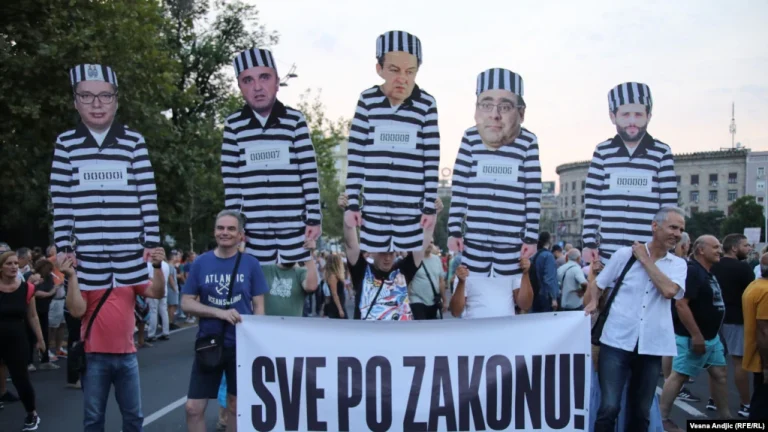MOST Radija Slobodna Evropa: Koliko Gandijevski otpor uzdrmava Vučića?