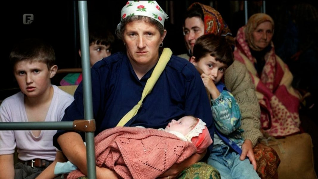 Tokom Dodikovog govora u Prijedoru emitovana fotografija bošnjačkih izbeglica iz Žepe