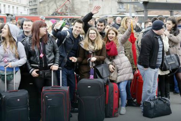 Više od 49 odsto mladih planira da napusti Srbiju