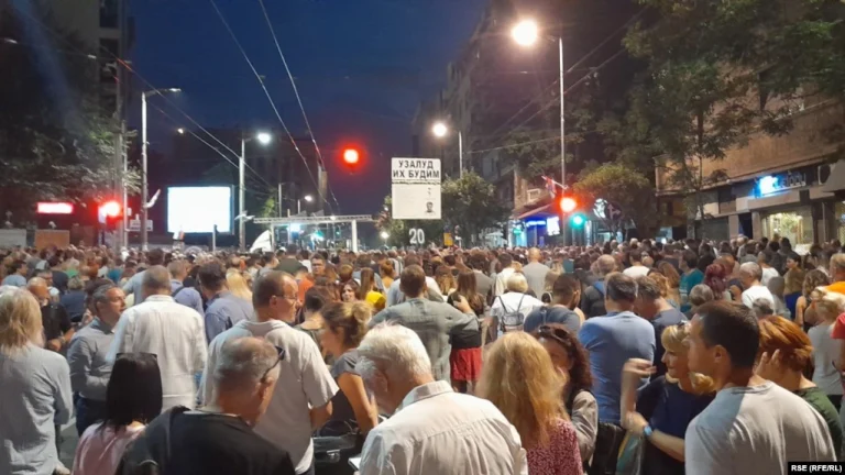 Protest Srbija protiv nasilja: Zatražena Vučićeva ostavka
