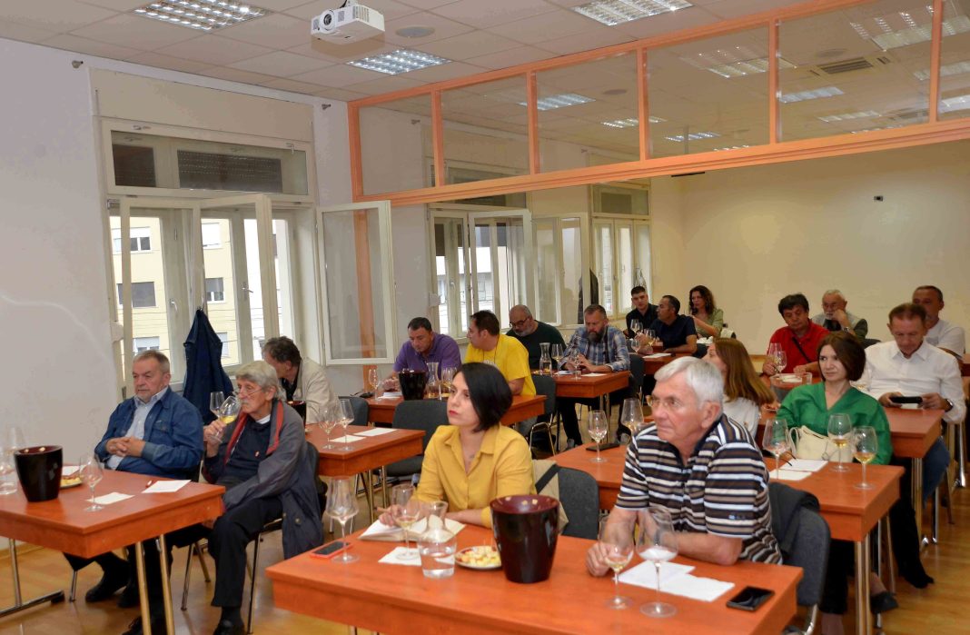 U Zagrebu predstavljeni nadinski vinari