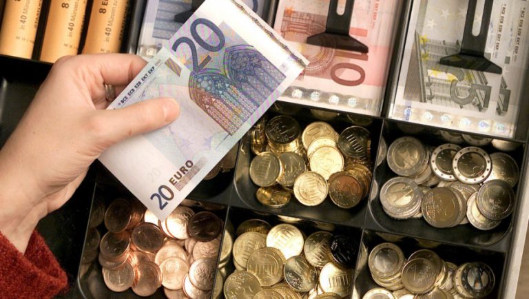 Od sutra evro zvanična valuta na Kosovu