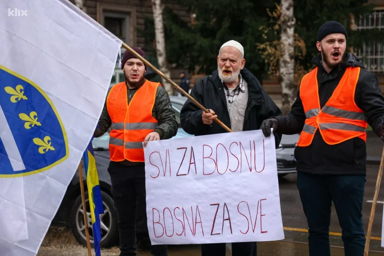 SVI ZA BOSNU, BOSNA ZA SVE: Održan protest zbog proslave 9. januara – Dana RS