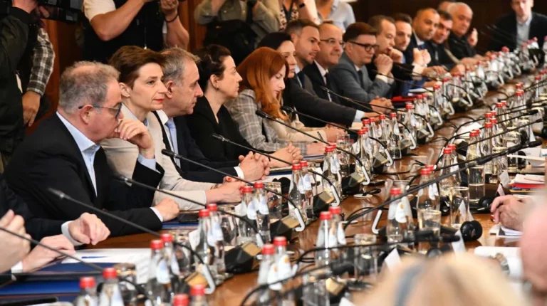Opozicija odgovorila na ultimatum Ane Brnabić: Obustavite izborne radnje
