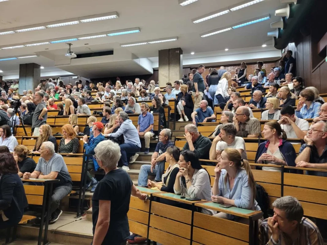 Tribina „Napad na Vuka Cvijića – Nećemo dozvoliti da se prećuti“: „Priča spinovana u drugom pravcu jer je plasirana kao rasprava dva novinara“