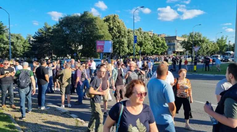 Novi Beograd: Protest  zbog prekrajanja izborne volje