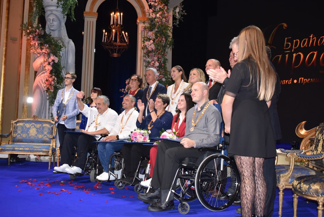 Lordanu Zafranoviću dodeljena nagrada Fondacije „Braća Karić“: