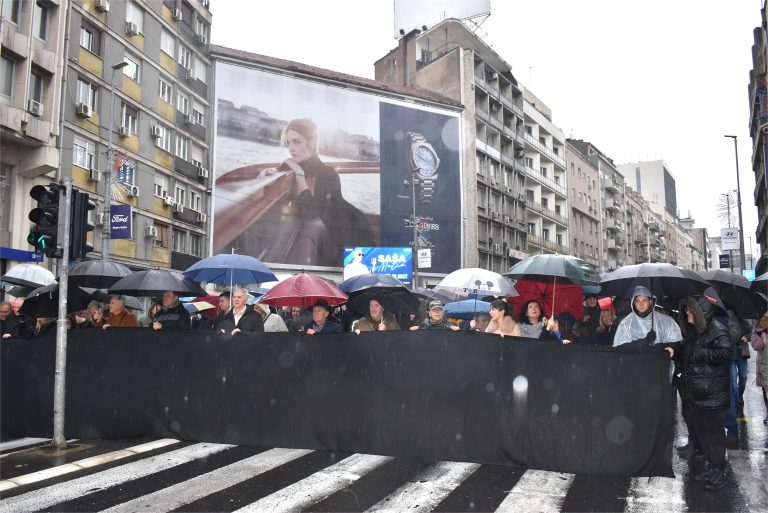 Beograd: Oko podneva blokiran saobraćaj na nekoliko lokacija