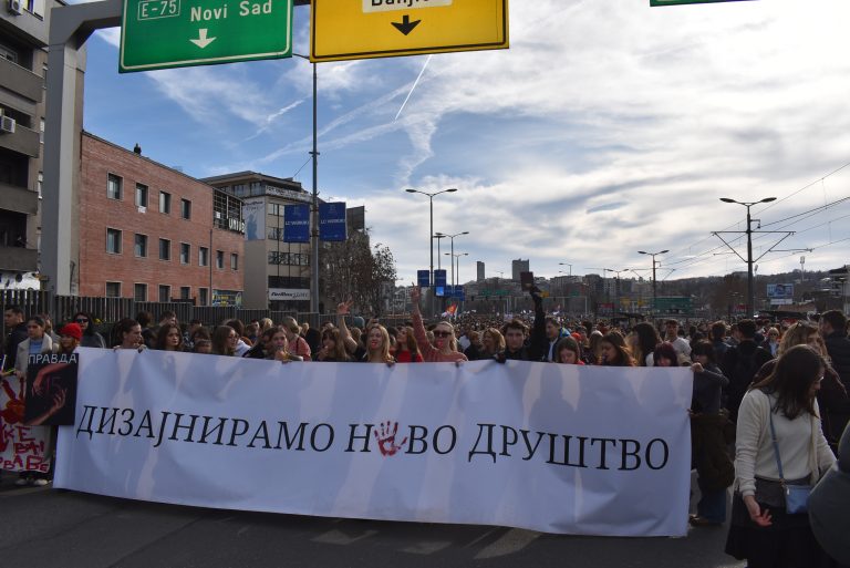 Studenti i đaci: Ne zovite nas „deca“, mi smo ozbiljni ljudi