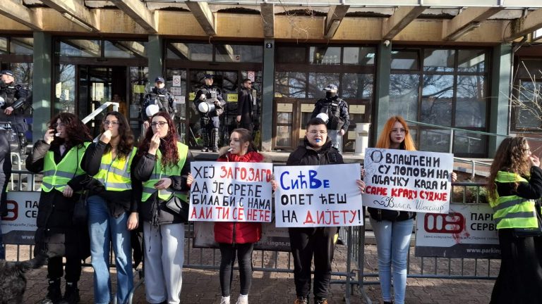 Studenti ispred suda i tužilaštva u Novom Sadu: Pravda je na ispitu