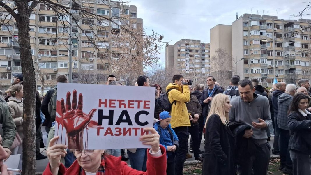 Masovni protesti u Novom Sadu: Uhapsite Vučića