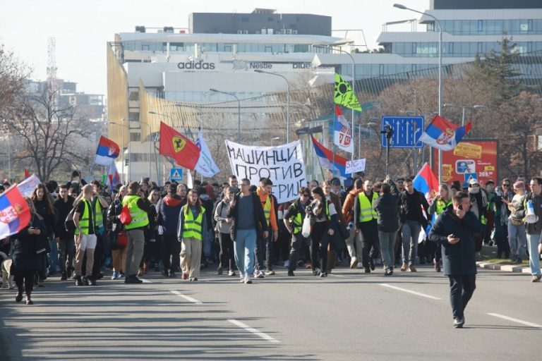 Studenti iz Beograda krenuli ka Novom Sadu