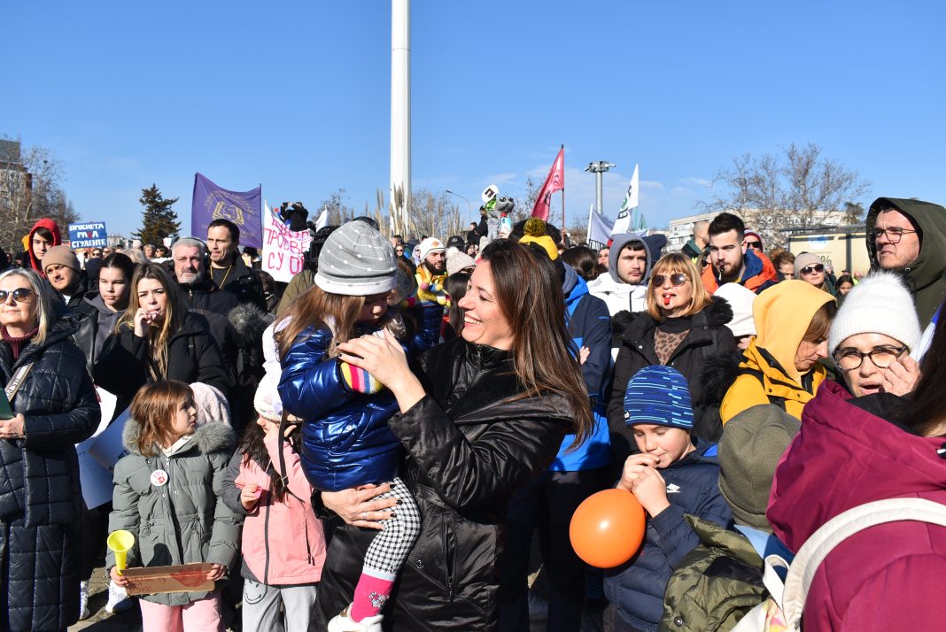 Studenti u blokadi najavili nove akcije u više gradova: Večeras pucate po šavovima