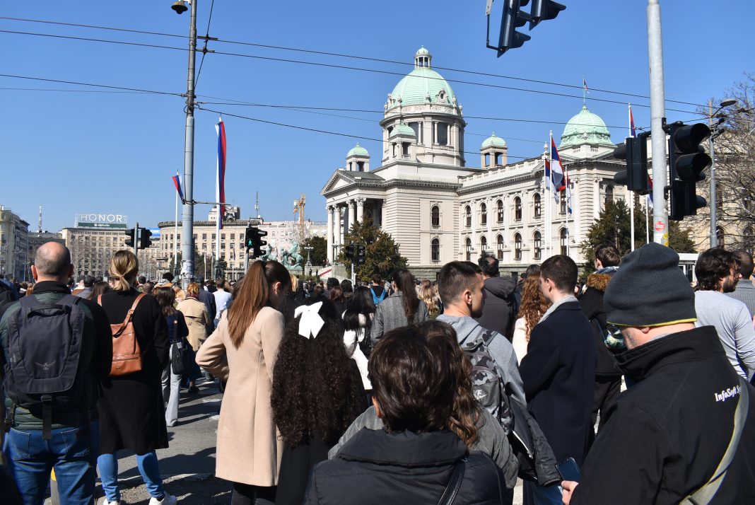 Studenti protestovali ispred Skupštine