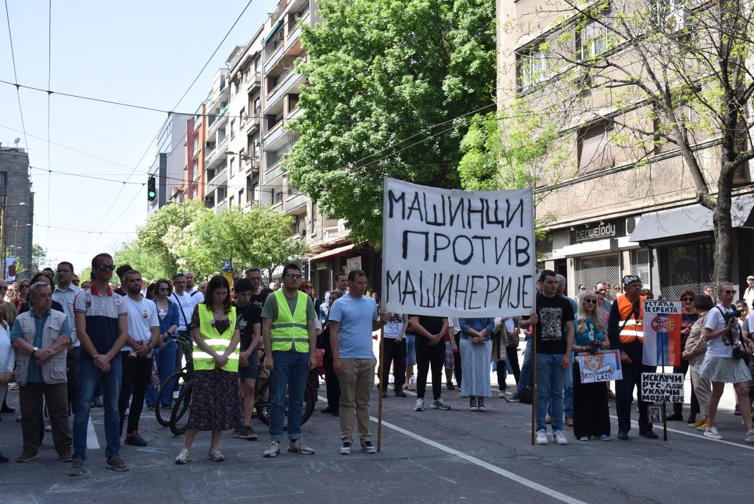 Studenti i dalje ispred RTS