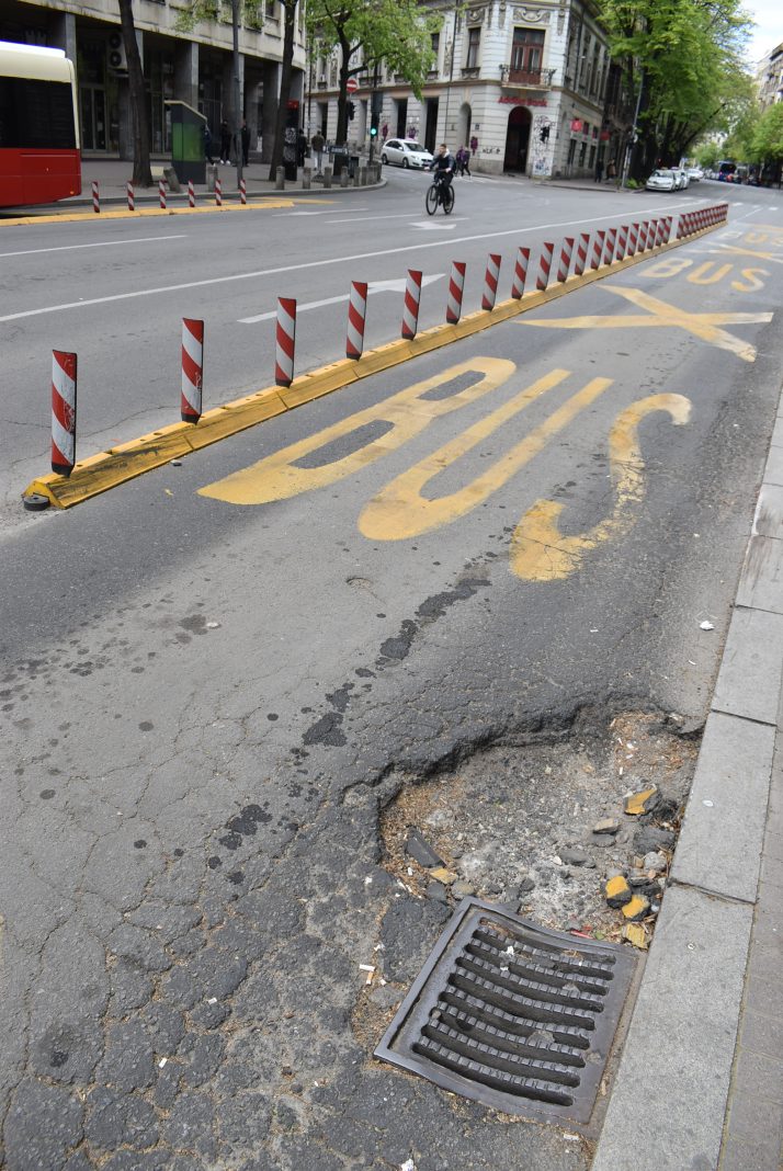 Rupa u Makedonskoj ulici