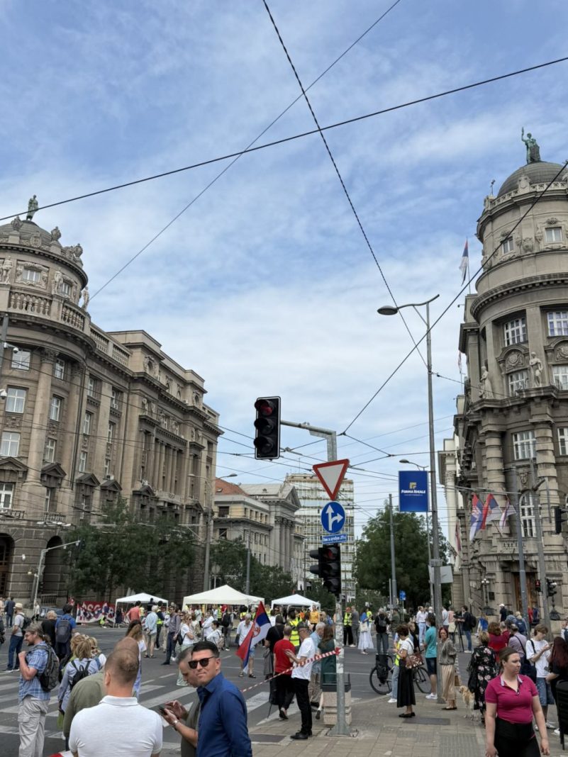 Profesori BU i studenti blokirali raskrsnicu kod Vlade Srbije