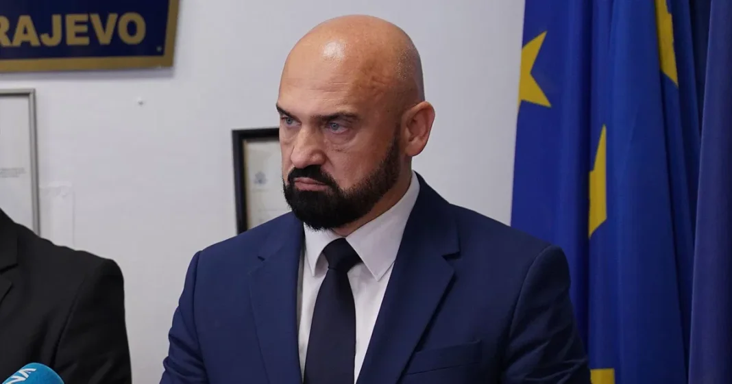 Isak poručio Dodiku: Što su ukidao, ukidao si